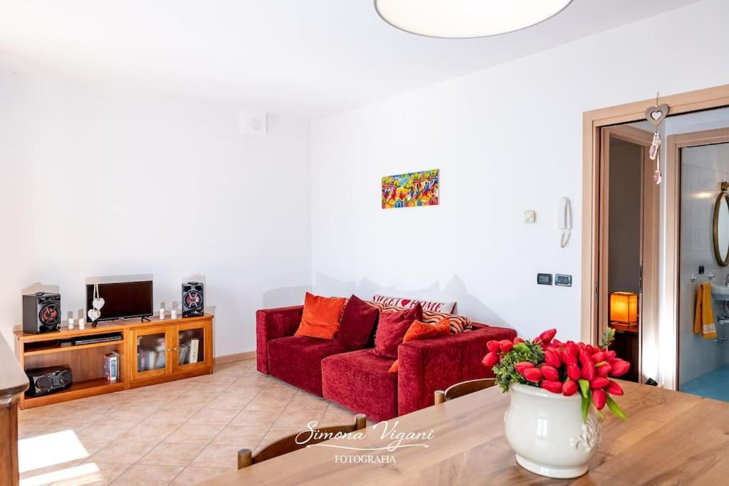 Ferienwohnung Il Giardino Di Laura Costa Volpino Exterior foto