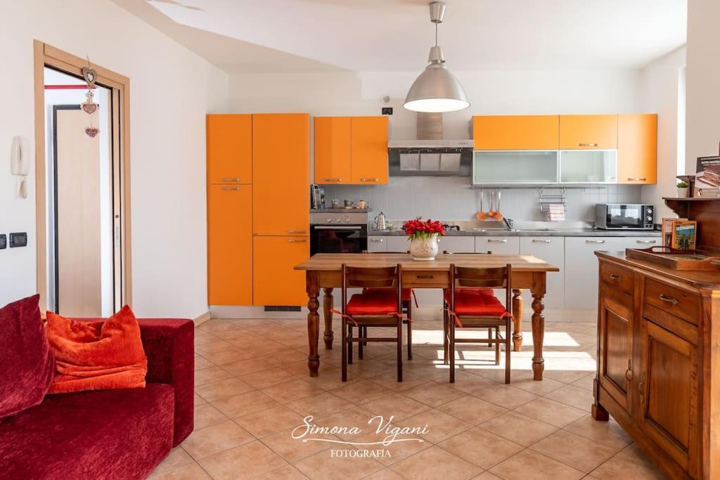 Ferienwohnung Il Giardino Di Laura Costa Volpino Exterior foto