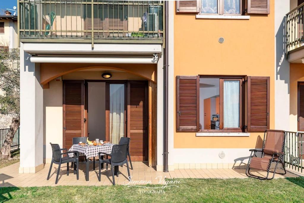 Ferienwohnung Il Giardino Di Laura Costa Volpino Exterior foto
