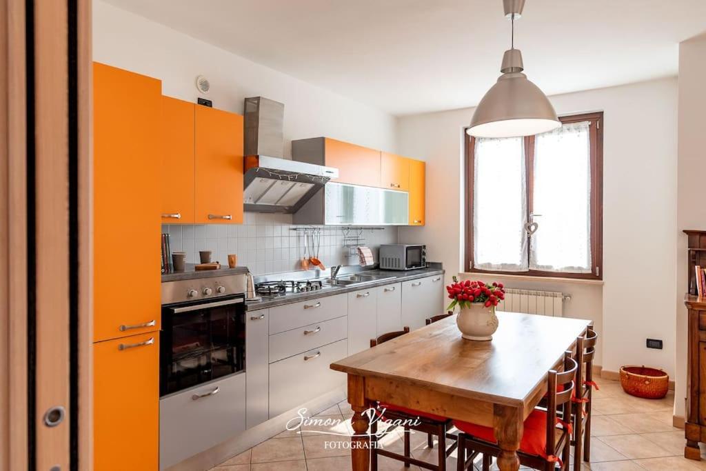 Ferienwohnung Il Giardino Di Laura Costa Volpino Exterior foto